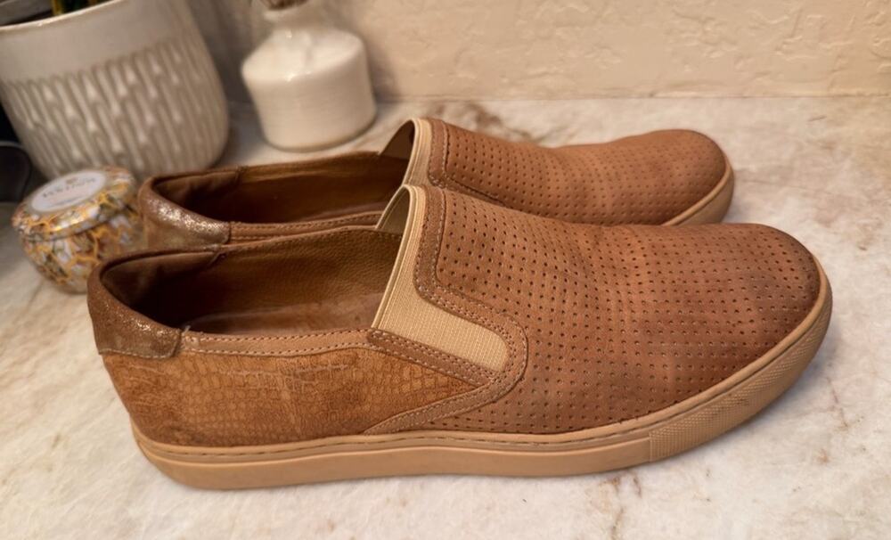 Trask “Lillian” slip on leather sneakers in terracotta Sz 9.5